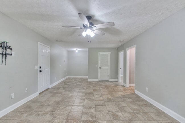 Building Photo - 109 Warren Pl