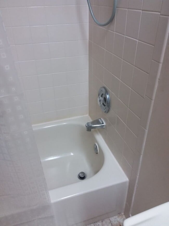 Building Photo - Mandarin - 2/2.5 townhome