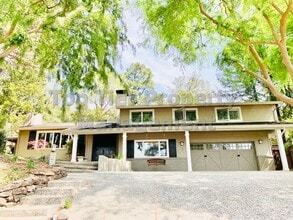 Building Photo - Stunning 4 Bed/3 Bath (plus Office), 3,230 Sqft single-family house at end of cul-de-sac and on l...