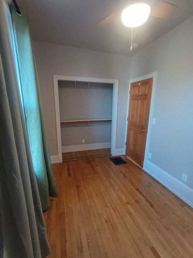 Building Photo - 2035-2037 N Buffum St