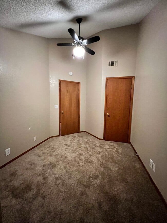 Building Photo - Beautiful 2 Story 5 BD 3 BA Home