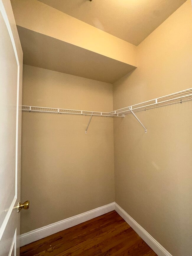 Building Photo - 272 St Pauls Ave