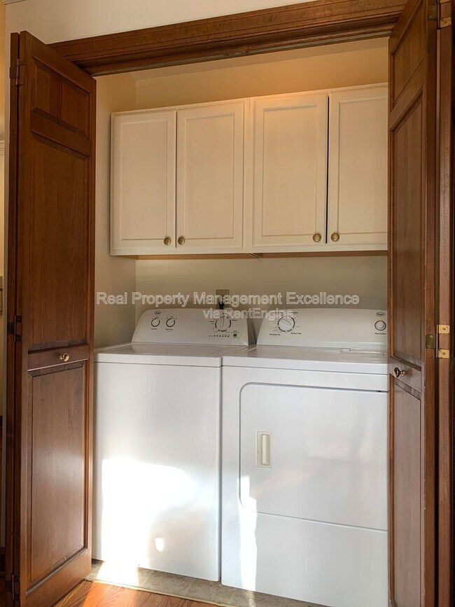 Building Photo - 2605 Diamondhitch Trail