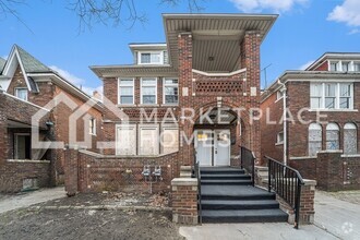 Building Photo - 2719 Leslie St