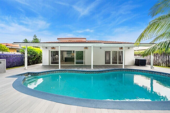 Building Photo - 7520 Hispanola Ave