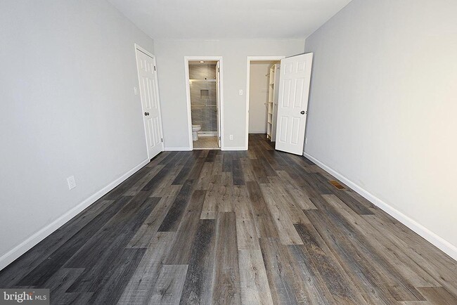 Building Photo - 49 5 Crown Royal Cir