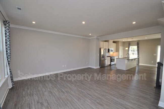 Building Photo - 200 Misty Pike Dr