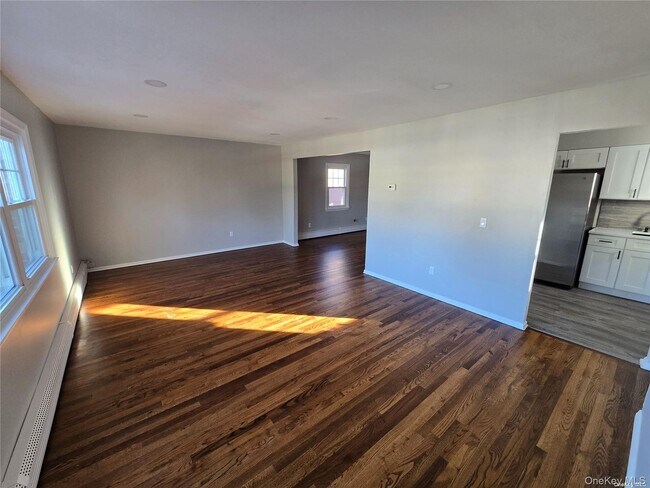 Building Photo - 70 E Valley Stream Blvd