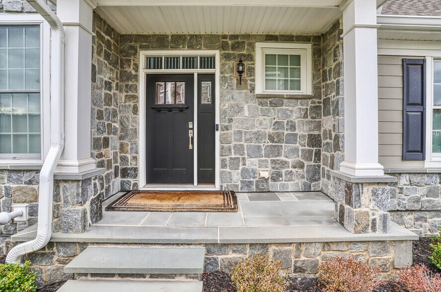 Building Photo - 22 Silent Nest Way