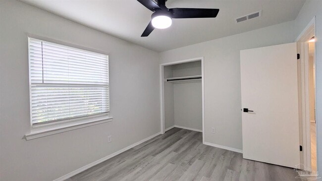 Building Photo - 9644 Hollowbrook Dr