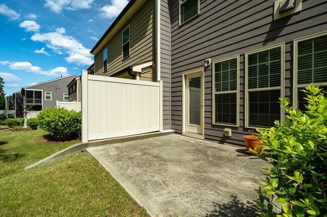 Building Photo - 226 Daymire Glen Ln