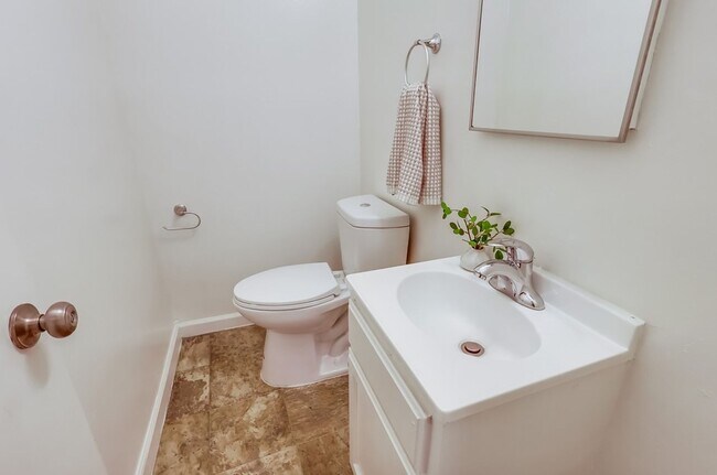 Building Photo - 6117 11th Ave