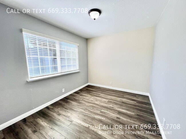 Building Photo - 3197 Bourgeois Way