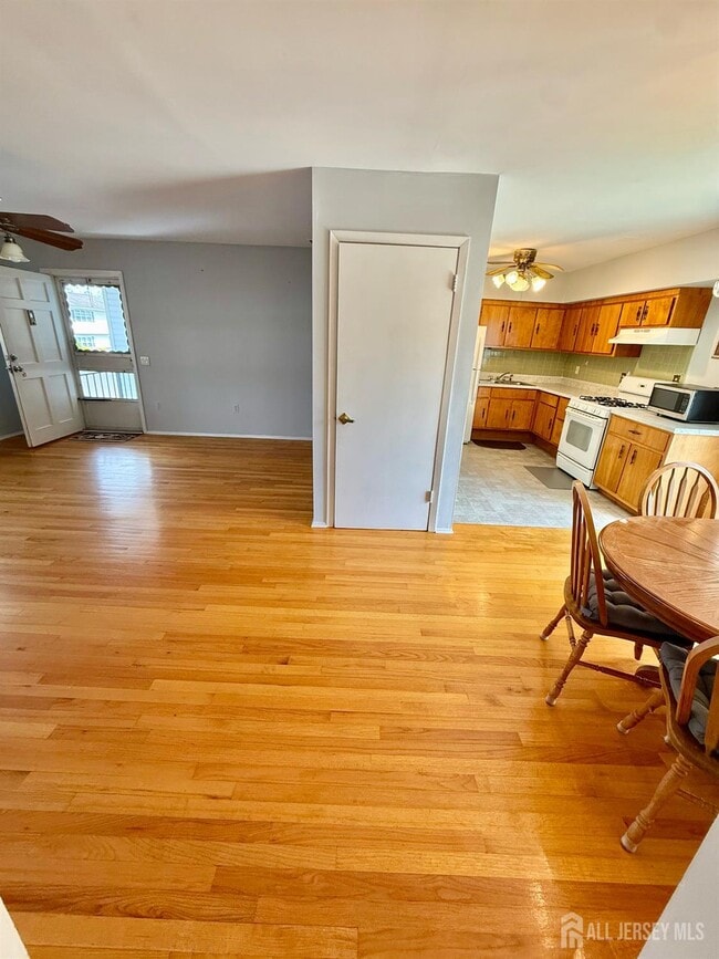 Building Photo - 4 Texas Ct