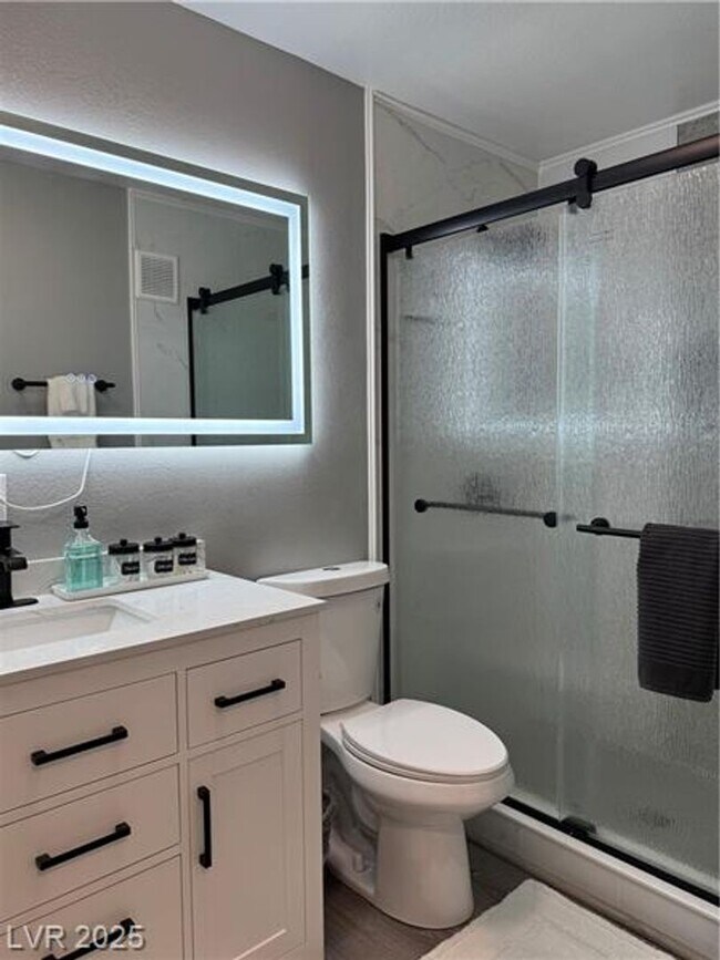 Building Photo - Cozy Fully Furnished Condo