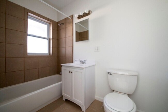 Building Photo - 701 N Lotus Ave