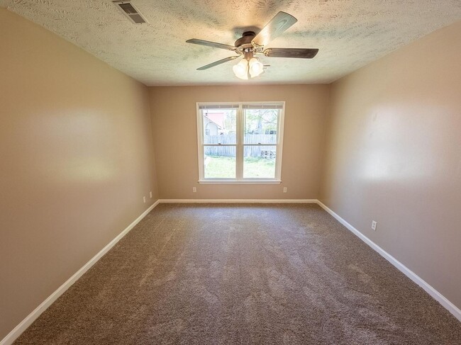 Building Photo - 2935 Chillingworth Dr