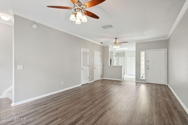 Building Photo - 574 Southbranch Dr