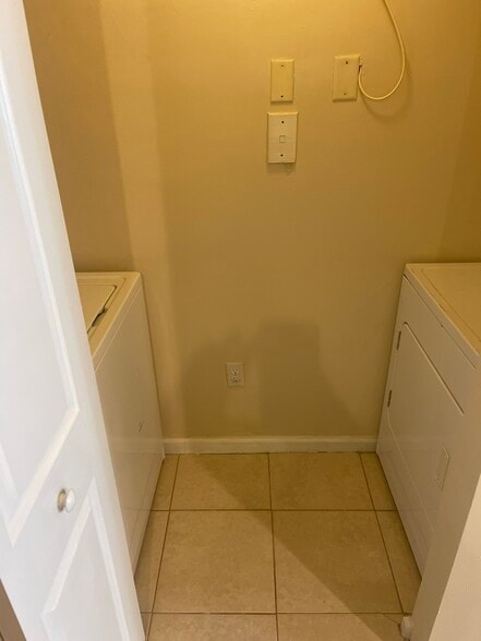 Washer/Dryer in Apartment - 5840 W Sample Rd