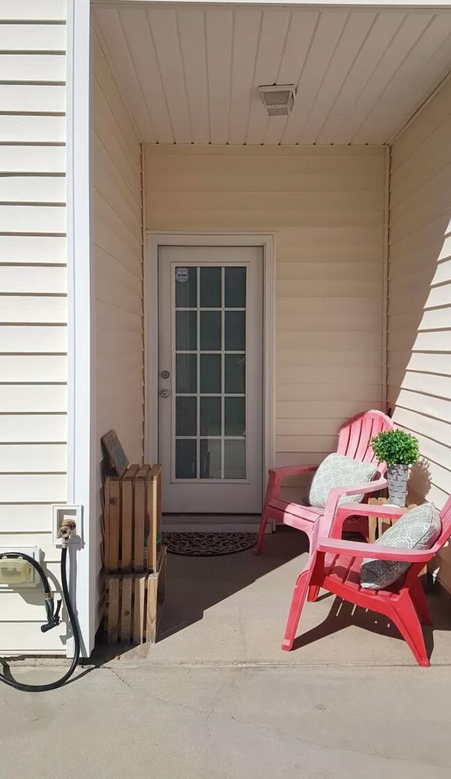 Building Photo - 919 Shining Wire Way