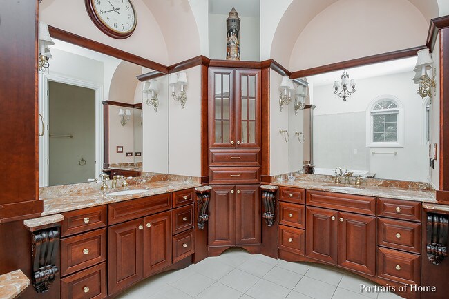 Building Photo - 5S550 Radcliff Rd