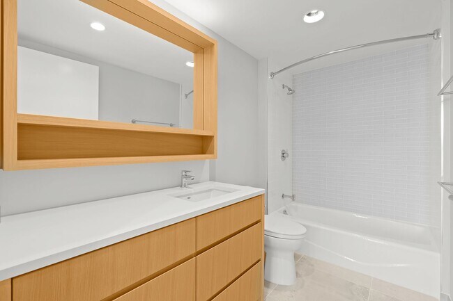 Building Photo - Sky Ala Moana 1bd/1bth/1prk with open views