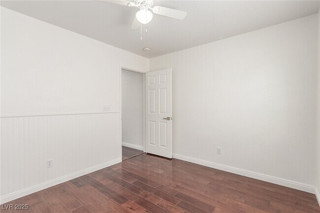 Building Photo - 5433 Honey Mesquite Ln
