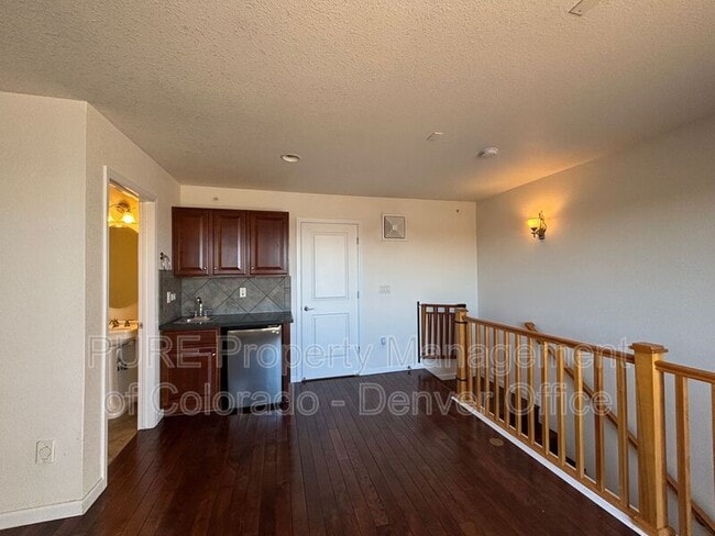 Building Photo - 447 S Quay St