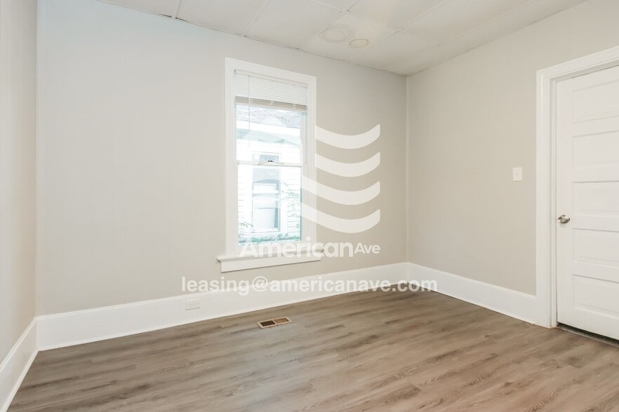 Building Photo - 2825 Waverly Ave