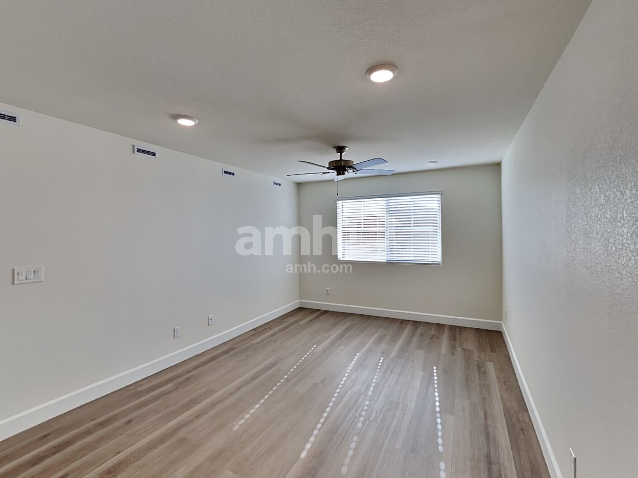 Building Photo - 10322 Medusita St