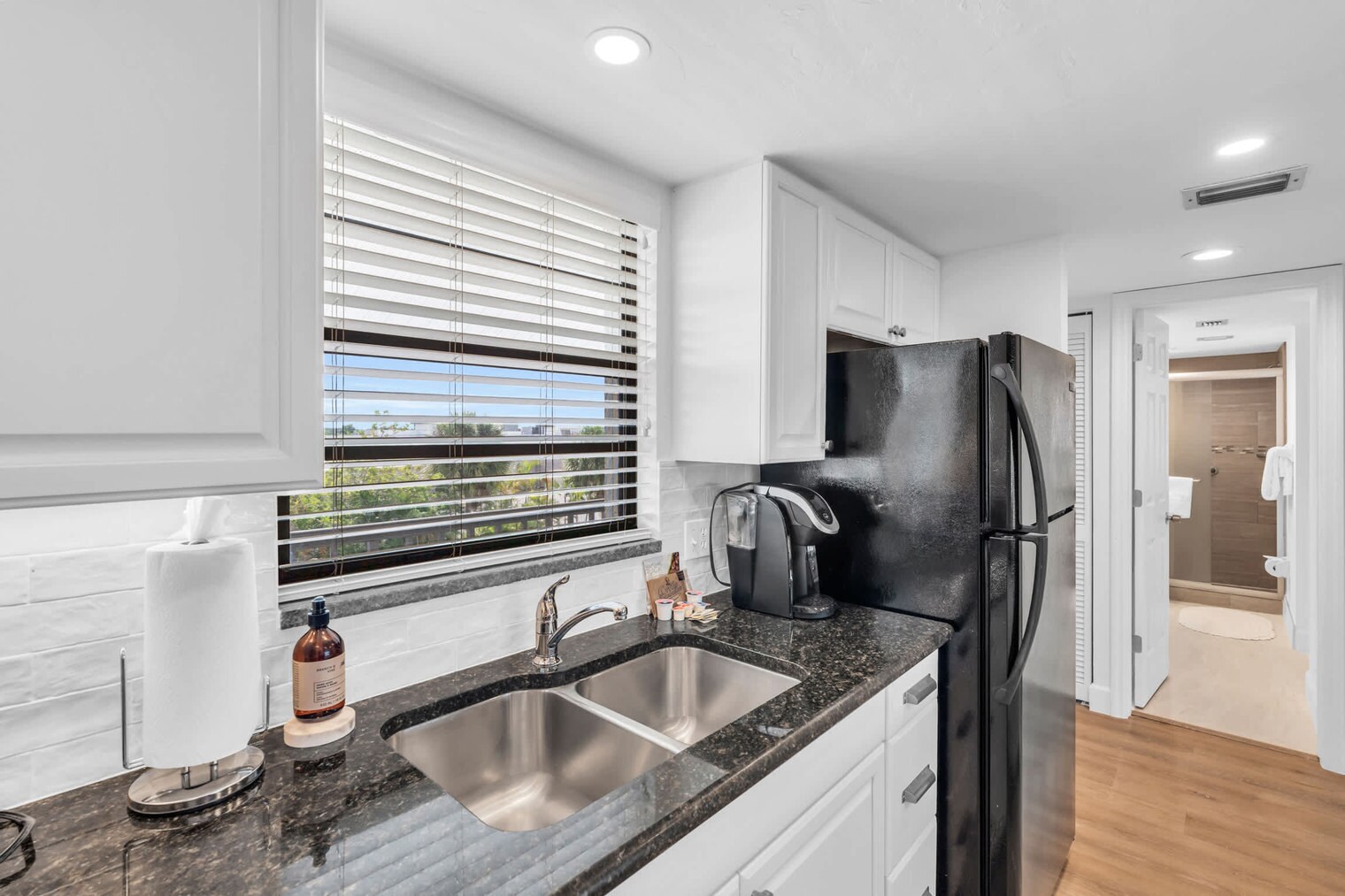 Building Photo - 600 Neapolitan Way