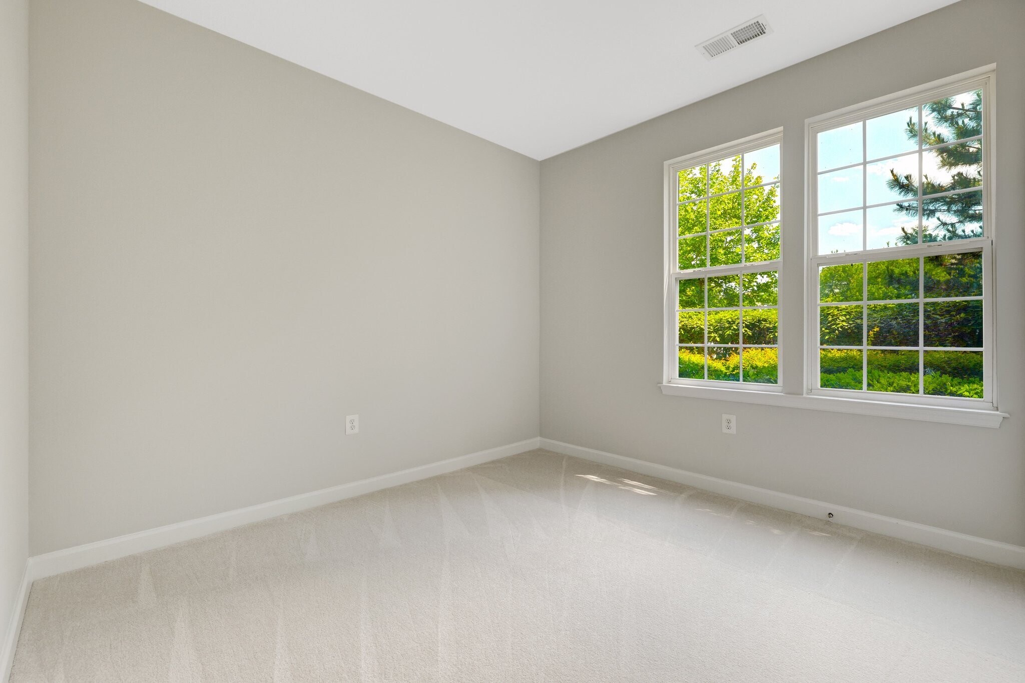 Building Photo - 42421 Rockrose Sq