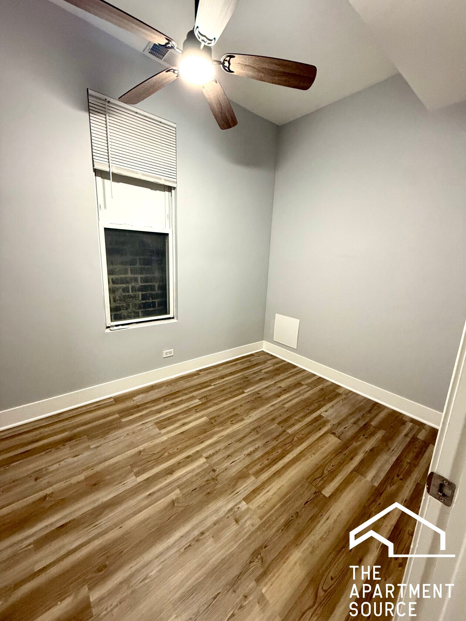 Building Photo - 942 N Elston Ave