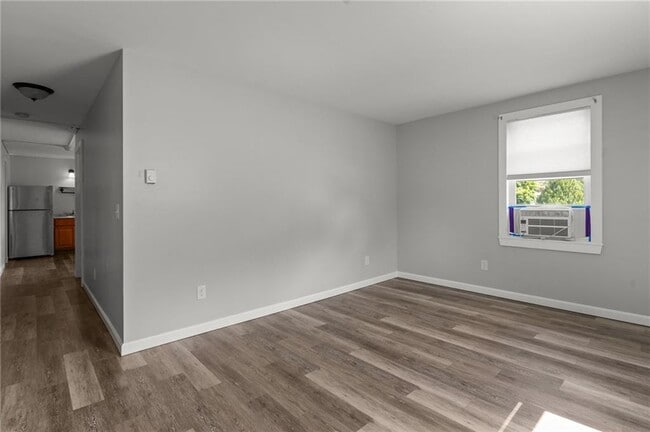 Building Photo - 5 Pleasant St
