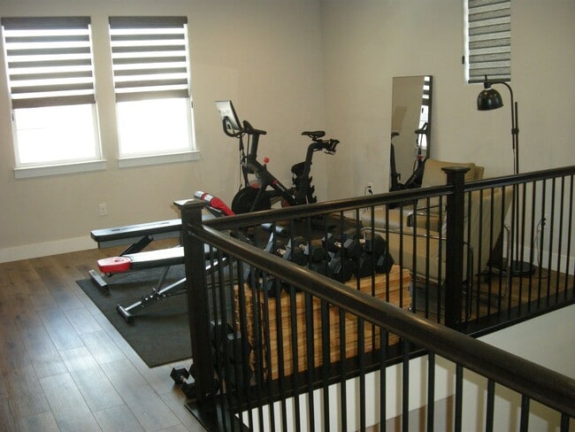 Building Photo - Fully Furnished or Unfurnished Four Bedroo...