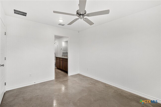 Building Photo - 1214 Concord Dr
