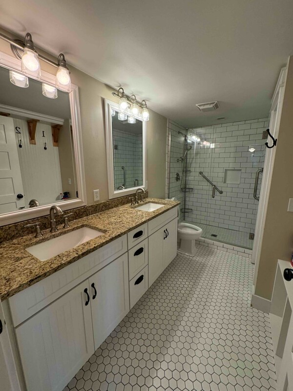 Building Photo - 7822 Lakewood