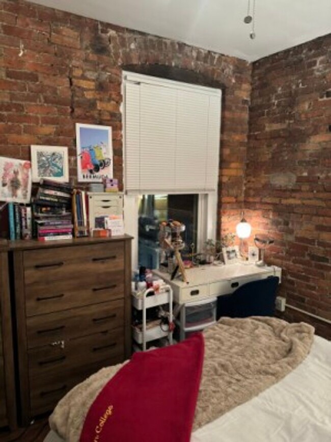 Primary Photo - North End - 2 bedroom apartment - 9/1
