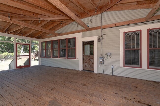 Building Photo - 206 S Sims Ave