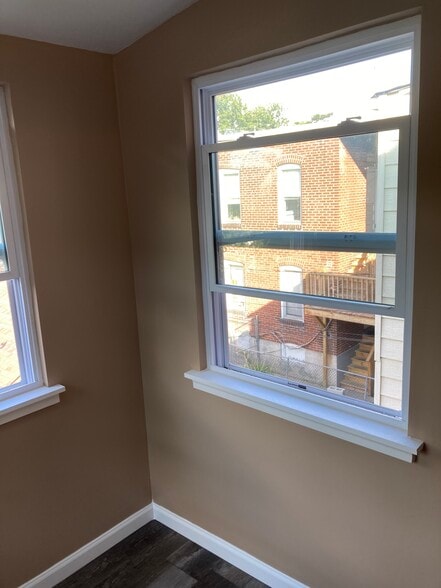 Building Photo - 4241 Ellenwood Ave