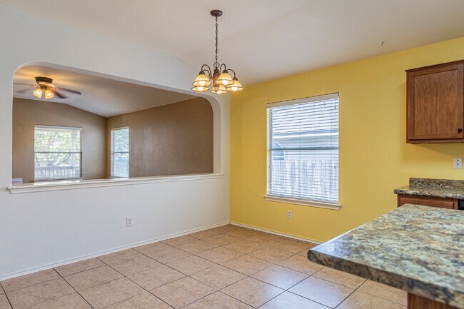 Building Photo - 8914 Walnut Springs