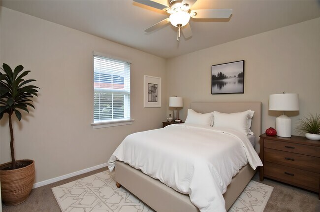 Building Photo - 11134 Honeysuckle Haven Dr