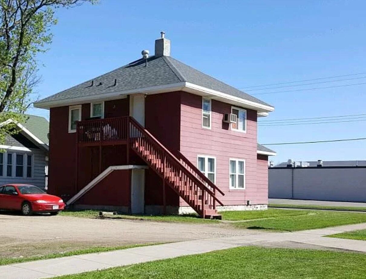 Building Photo - 1321 8th Ave N