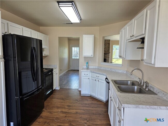 Building Photo - 3007 Nancy Jane Dr