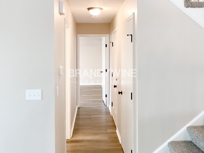 Building Photo - 105 Sumac St