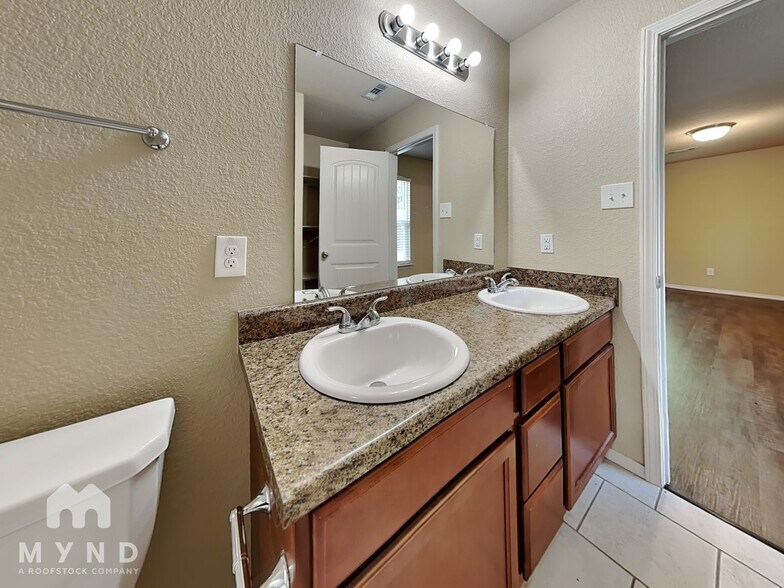Building Photo - 100 Cedar Creek Loop
