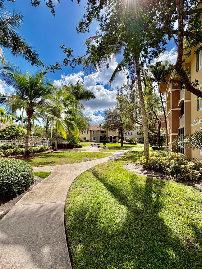 Building Photo - 6521 Emerald Dunes Dr