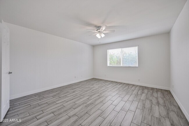Building Photo - 6125 W Sierra St