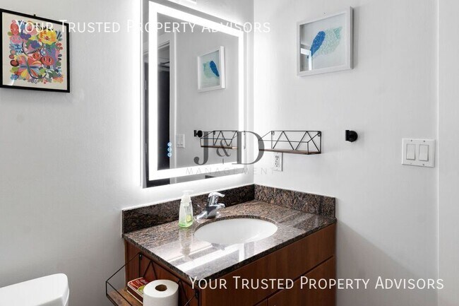 Building Photo - 889 Date St