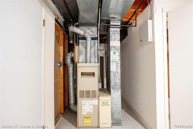 Building Photo - 9429 Westwind Dr